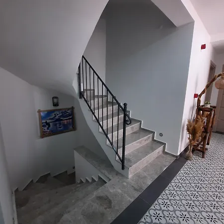 爱迪尔畔斯永旅馆 4*