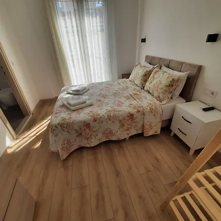 爱迪尔畔斯永旅馆 住宿加早餐酒店 Çeşme