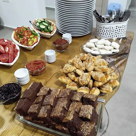 Oda ve Kahvaltı Adil Çeşme