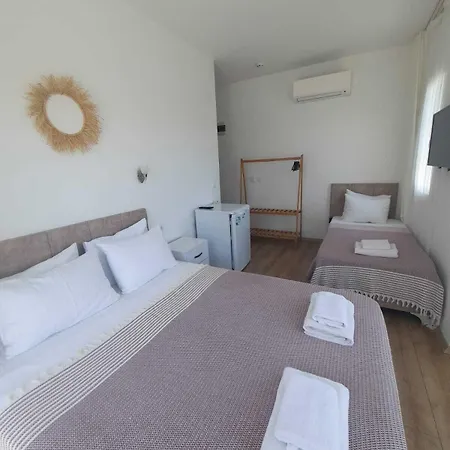 Oda ve Kahvaltı Adil 4*